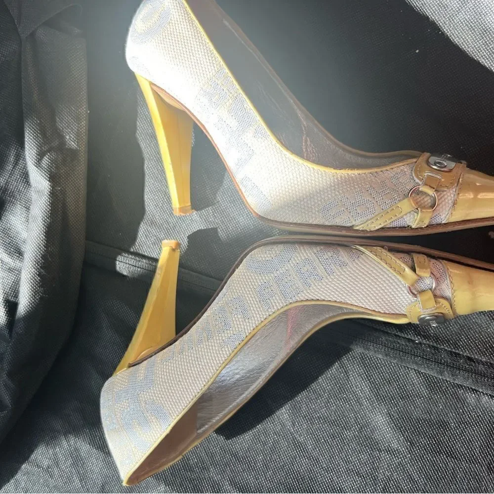 GIANFRANCO FERRE logo pumps Vintage Yellow Shoes